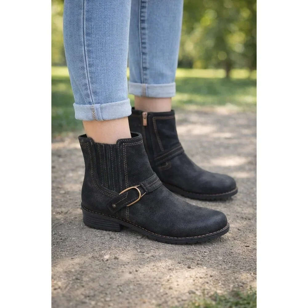 Clarks NEW Aspra Buckle Ankle Bootie (Women) size 8 - Picture 8 of 8